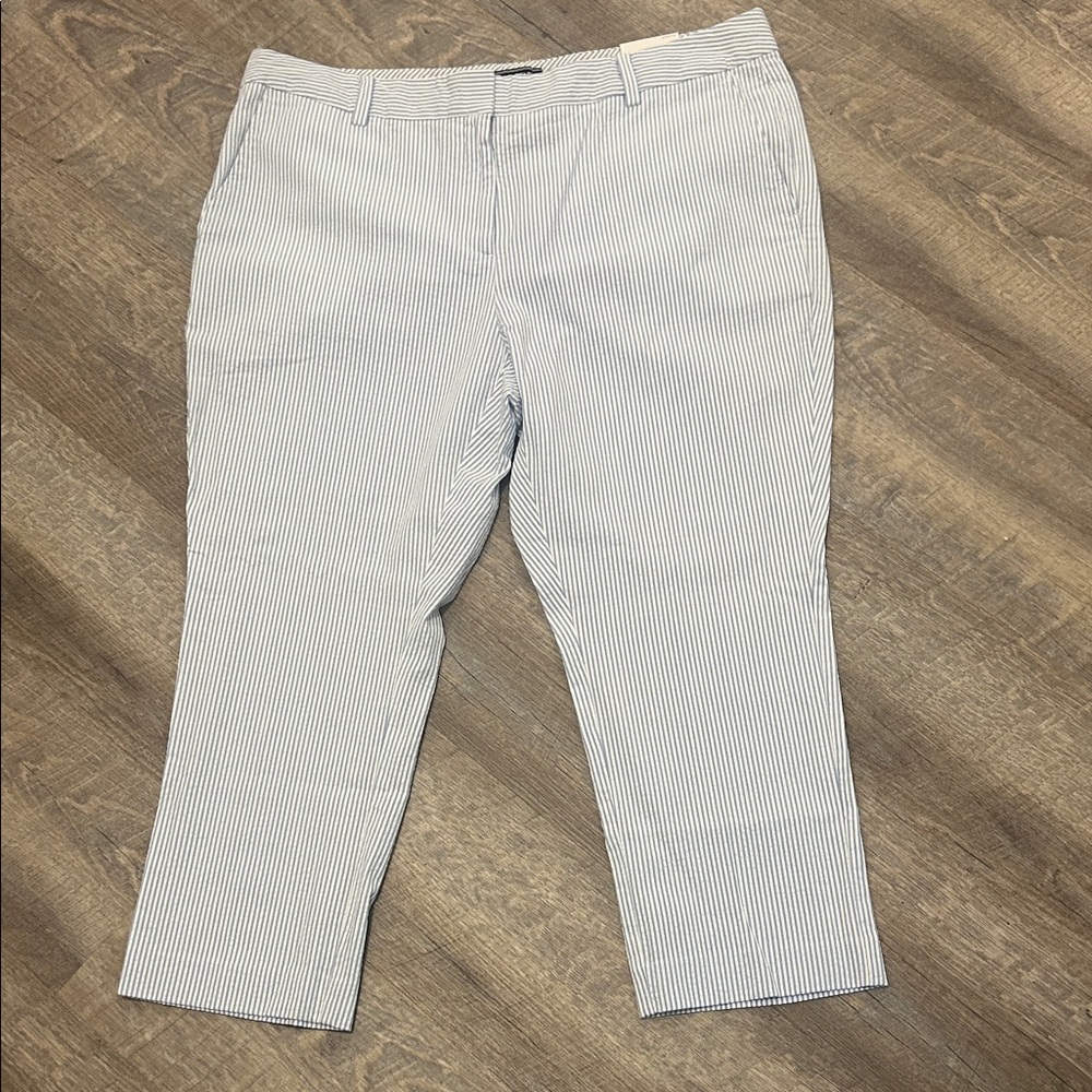 Lands End Striped Seersucker Cropped Pants